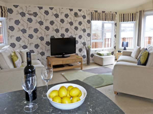 Self catering breaks at Puddle-Duck Lodge in South Lakeland Leisure Village, Cumbria