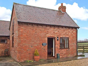 Self catering breaks at Paradise Cottage in Ilmington, Warwickshire