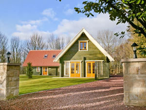 Self catering breaks at Apple Tree Lodge in Swarland, Northumberland
