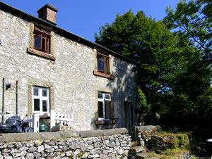 Self catering breaks at River Cottage in Youlgreave, Derbyshire