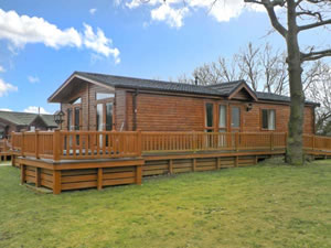 Self catering breaks at 41 Duck Lake Tattershall Lakes Country Park in Coninsby, Lincolnshire
