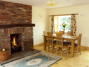 Self catering breaks at High View Cottage in Glaisdale, North Yorkshire