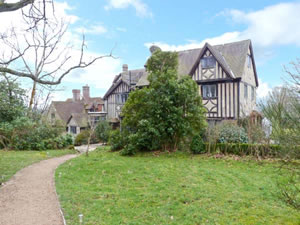 Self catering breaks at Hoath House in Chiddingstone, Kent