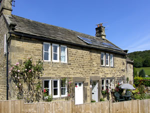Self catering breaks at Mompesson Cottage in Eyam, Derbyshire