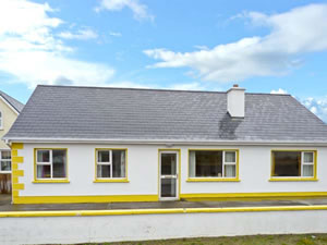 Self catering breaks at Beach House 1 in Portnoo, County Donegal