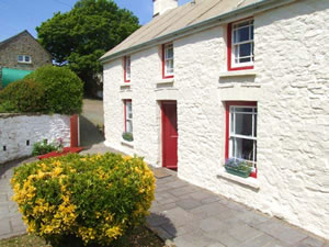 Self catering breaks at The Farmhouse in Little Haven, Pembrokeshire