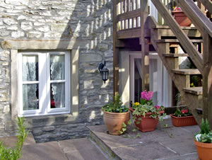 Self catering breaks at Blacksmith Cottage in Grassington, North Yorkshire