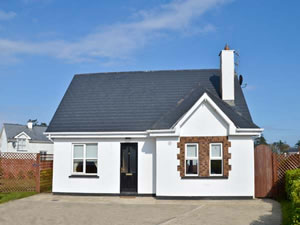 Self catering breaks at 8 Seaview in Courtown, County Wexford