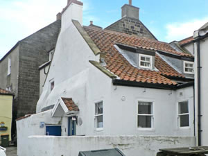 Self catering breaks at Spindrift Cottage in Staithes, North Yorkshire