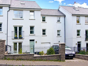 Self catering breaks at Pembroke Town House in Haverfordwest, Pembrokeshire