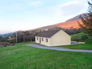 Self catering breaks at Lyreboy in Glencar, County Kerry