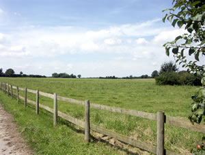 Self catering breaks at Oxen Cottage in Upper Seagry, Wiltshire