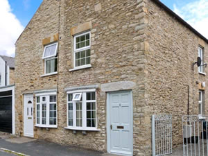 Self catering breaks at 1 Fieldings Yard in Richmond, North Yorkshire