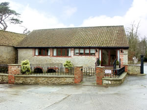 Self catering breaks at Brook Cottage in Milton On Stour, Dorset