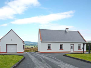 Self catering breaks at Riverside Cottage in Inagh, County Clare