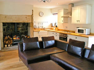 Self catering breaks at Ryehill Farm Cottage in Thropton, Northumberland