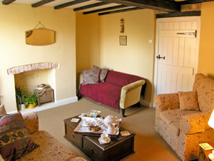 Self catering breaks at Torrs Cottage in Wirksworth, Derbyshire