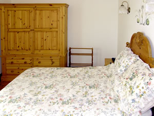 Self catering breaks at Old Mill Cottage in Gilling West, North Yorkshire