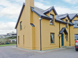 Self catering breaks at 1 Golfside in Ballybunion, County Kerry