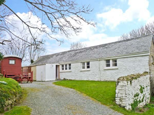 Self catering breaks at The Long Barn in Little Haven, Pembrokeshire