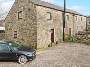 Self catering breaks at 1 Primitive Mews in Chelmorton, Derbyshire