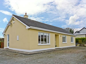 Self catering breaks at Hillside Cottage in Killaloe, County Clare