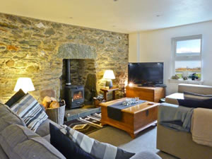 Self catering breaks at Rose Cottage in Strachur, Argyll