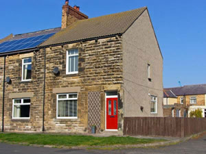Self catering breaks at Lightkeeper House in Amble-by-the-Sea, Northumberland