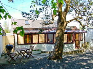 Self catering breaks at Ty Taid in Llanddaniel Fab, Isle of Anglesey