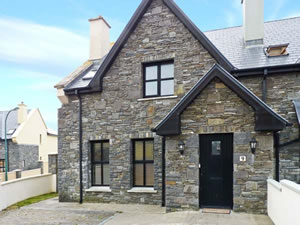 Self catering breaks at 9 Barr na Sraide in Ballyheigue, County Kerry