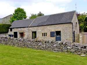 Self catering breaks at Dragon Hill Barn in Brassington, Derbyshire