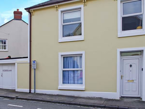 Self catering breaks at Barafundle House in Tenby, Pembrokeshire