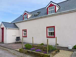 Self catering breaks at Fuschia Cottage in Waterville, County Kerry
