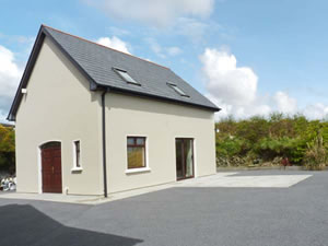 Self catering breaks at Roaring Water Cottage in Ballydehob, County Cork