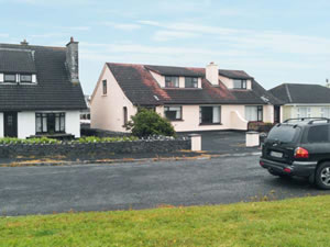 Self catering breaks at Sea Park Cottage in Lahinch, County Clare