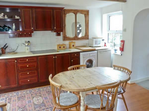 Self catering breaks at Rose Cottage in Niton, Isle of Wight