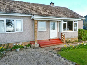 Self catering breaks at Clint Cottage in St Boswells, Roxburghshire