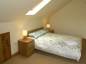 Self catering breaks at Glebe Barn in Caynham, Shropshire