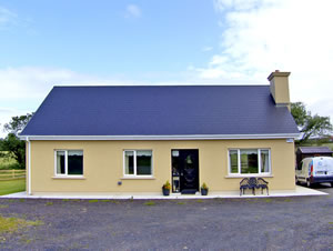 Self catering breaks at Black Streme Cottage in Kilflynn, County Kerry