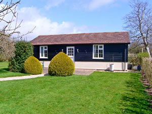 Self catering breaks at The Bothy in Boldre, Hampshire