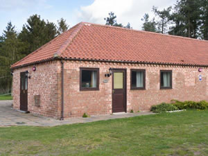 Self catering breaks at Owlett Cottage in Blyton, Lincolnshire