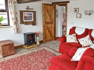 Self catering breaks at The Croft at Balmaha in Tideswell, Derbyshire