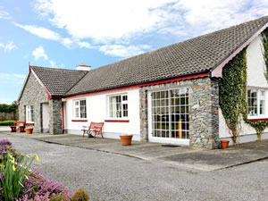 Self catering breaks at Beenkeragh House in Beaufort, County Kerry