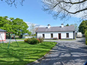 Self catering breaks at Rockview House in Charlestown, County Mayo