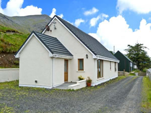 Self catering breaks at Tigh na Creag in Portree, Isle of Skye