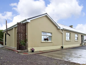 Self catering breaks at Eagles Crest Cottage in Killorglin, County Kerry