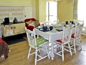 Self catering breaks at Castleview Cottage in Miltown Malbay, County Clare