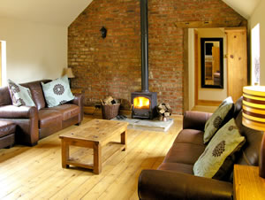 Self catering breaks at The Roost in Parwich, Derbyshire
