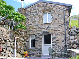 Self catering breaks at The Old Dairy in Arthog, Gwynedd