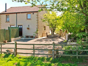 Self catering breaks at Horse Mill Lodge in Taddington, Derbyshire
